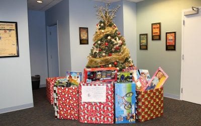 Making a backstretch home for the holidays