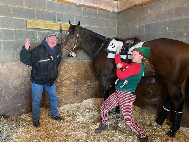 EXCLUSIVE: Interview with the Laurel Park elf!